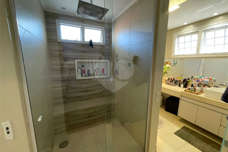 Casa à venda com 4 suítes no condomínio Fechado, São Paulo - SP