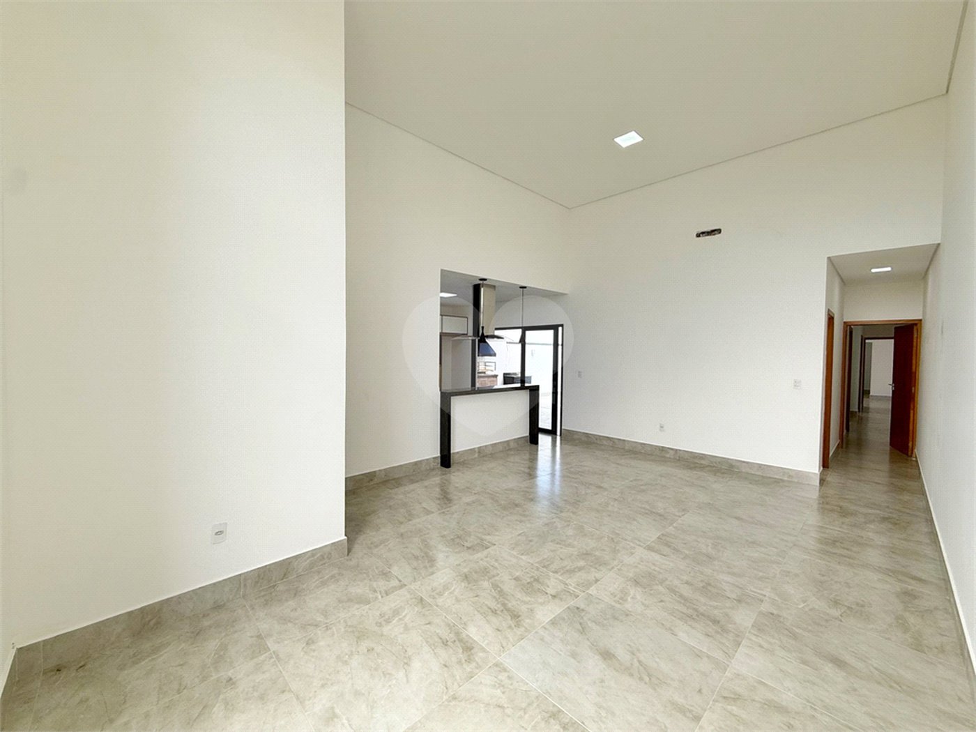 Casa à venda com 3 quartos, sendo 1 suíte,  no condomínio Jardim Piemonte, Indaiatuba - SP