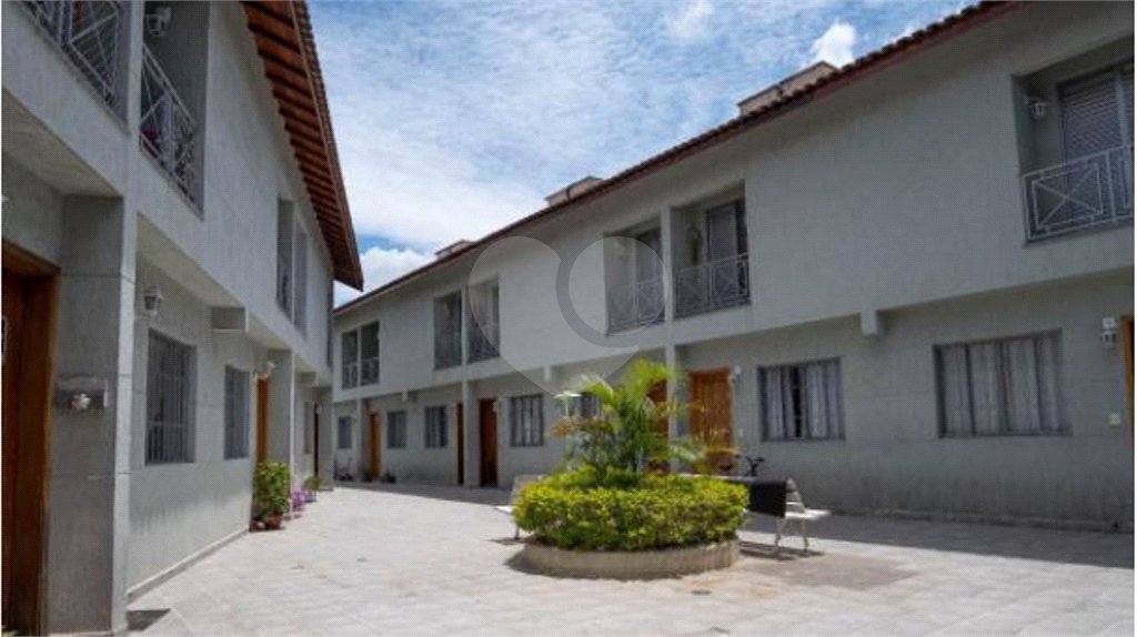 Casa à venda com 2 quartos, sendo 1 suíte, no condomínio Tulipa 3, São Paulo - SP