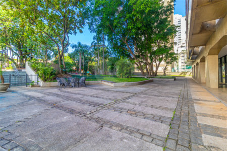 Apartamento à venda com 3 quartos, sendo 1 suíte,  em Alto da Boa Vista, São Paulo, SP