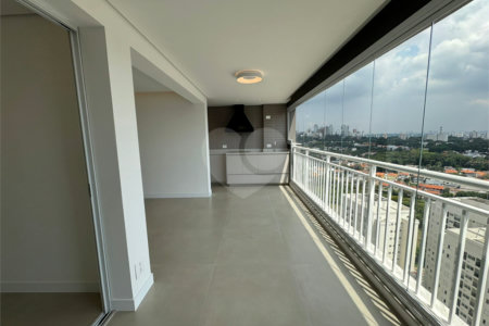 Apartamento à venda com 3 quartos, sendo 1 suíte,  em Vila Anastácio, São Paulo, SP