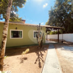Casa em condomínio para alugar com 2 quartos, sendo 1 suíte, em Caravelas, Armação dos Búzios, RJ
