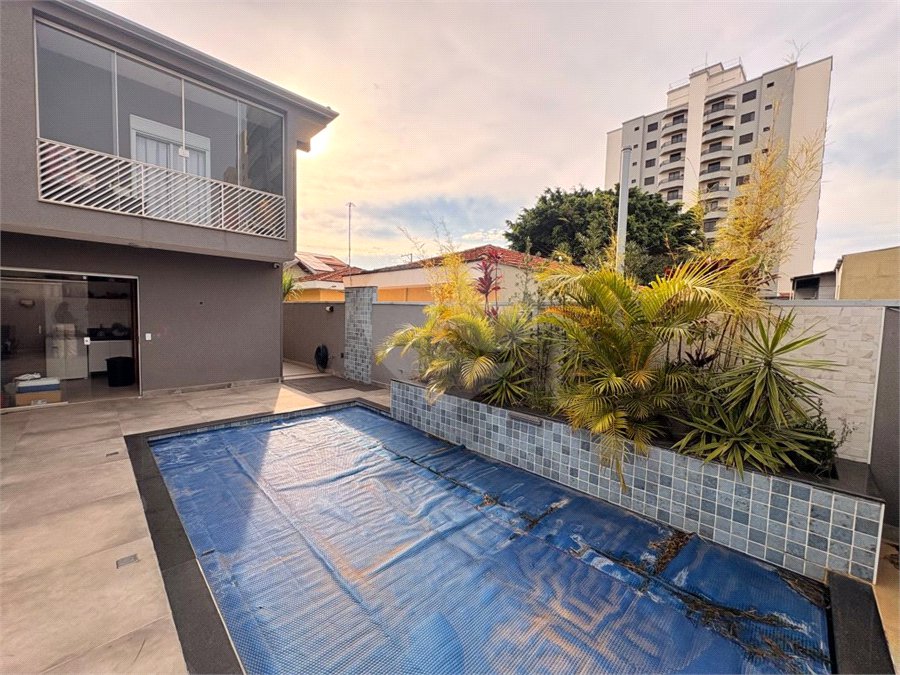 Sobrado à venda com 3 suítes em Vila Milton, Guarulhos, SP