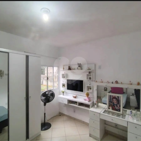 Casa à venda com 2 quartos no condomínio Antilhas, Cotia - SP