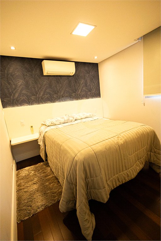 Apartamento à venda com 5 quartos, sendo 4 suítes,  em Parque Reboucas, São Paulo, SP