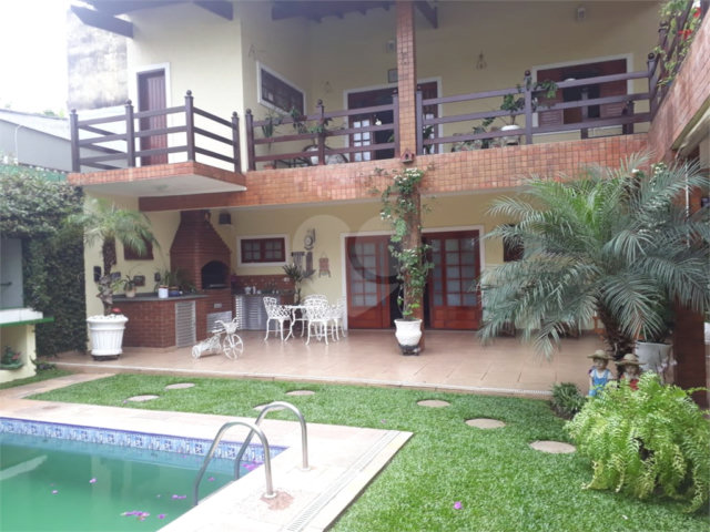 Sobrado à venda com 6 quartos, sendo 5 suítes,  em Tremembé, São Paulo, SP