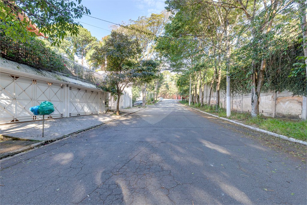 Sobrado à venda com 3 quartos, sendo 1 suíte, em Alto da Boa Vista, São Paulo, SP