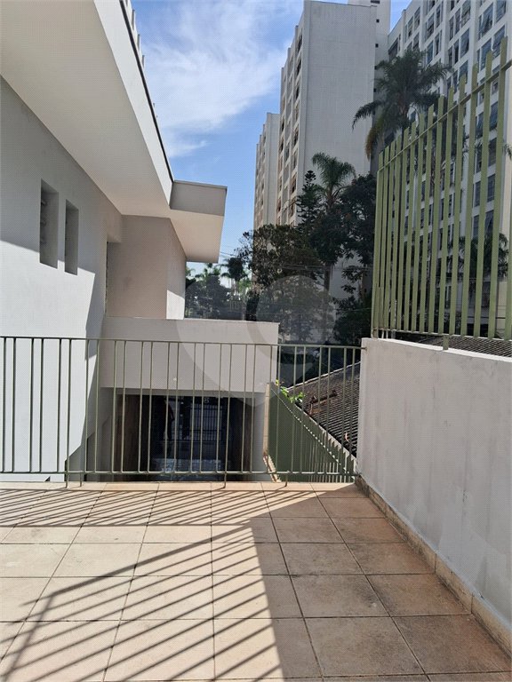 Sobrado para alugar com 3 quartos, sendo 1 suíte,  em Vila Progredior, São Paulo, SP
