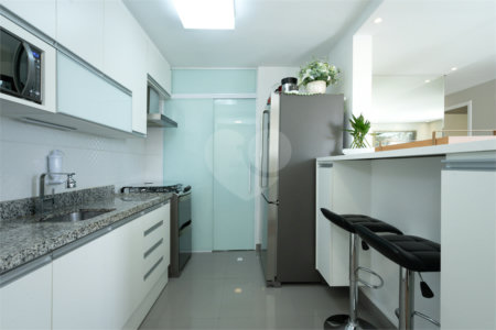 Apartamento à venda com 3 quartos, sendo 1 suíte,  em Jardim Parque Morumbi, São Paulo, SP