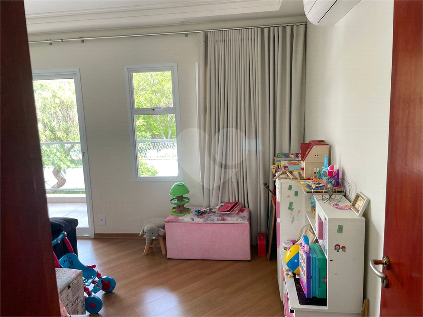 Casa à venda com 3 quartos, sendo 1 suíte, no condomínio Quinta da Boa Vista, Jundiaí - SP