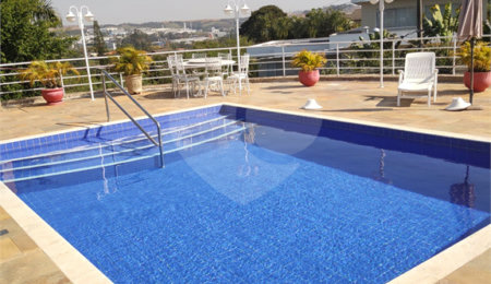 Casa à venda com 3 suítes no condomínio Estância Marambaia, Vinhedo - SP