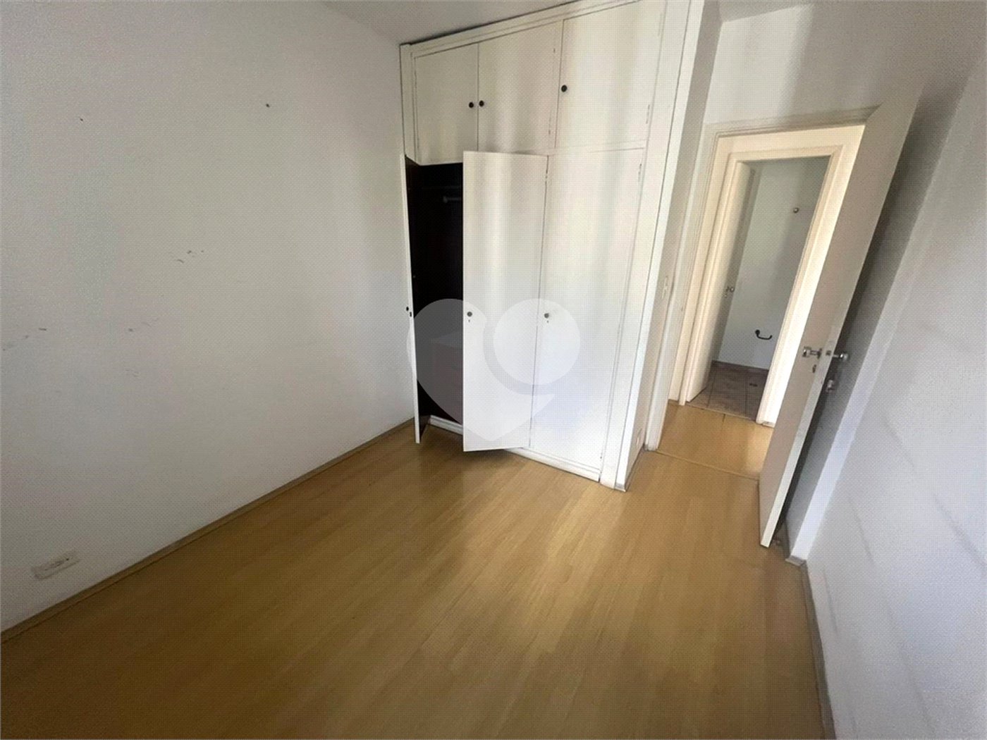 Apartamento à venda com 3 quartos, sendo 1 suíte,  em Campo Belo, São Paulo, SP
