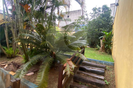 Sobrado à venda com 4 quartos, sendo 1 suíte,  em Vila Suissa, Mogi das Cruzes, SP
