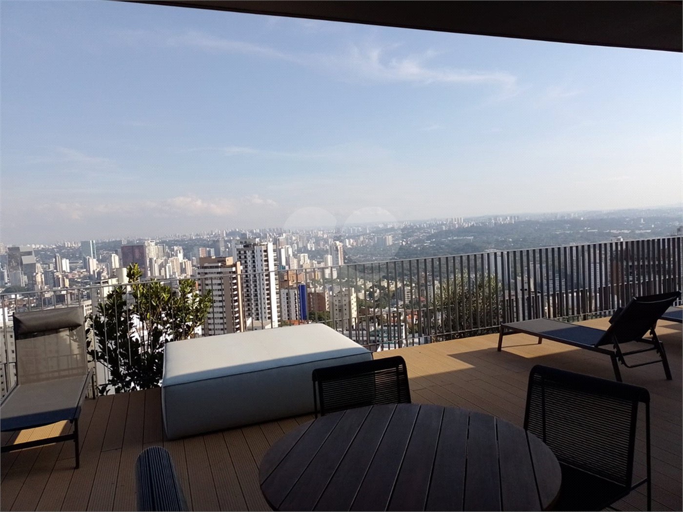 Apartamento à venda ou para alugar com 1 suíte em Jardim das Bandeiras, São Paulo, SP