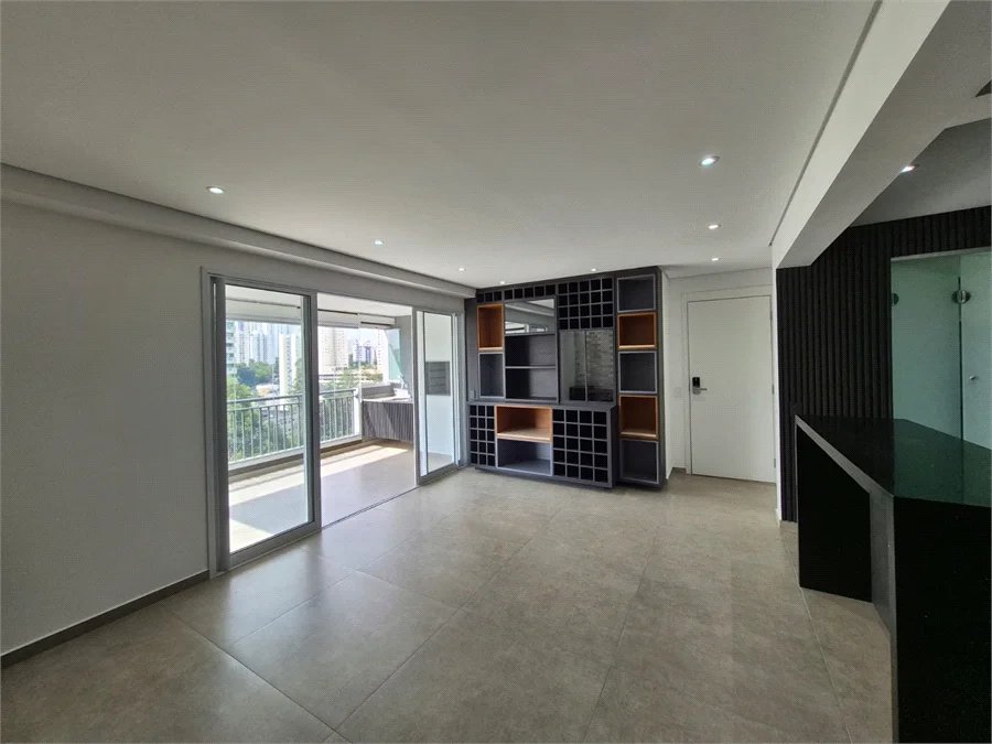 Apartamento à venda com 4 quartos, sendo 2 suítes,  em Jardim Vazani, São Paulo, SP