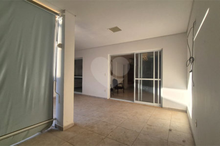 Casa à venda com 3 quartos, sendo 1 suíte, no condomínio Lago da Serra, Araçoiaba da Serra - SP