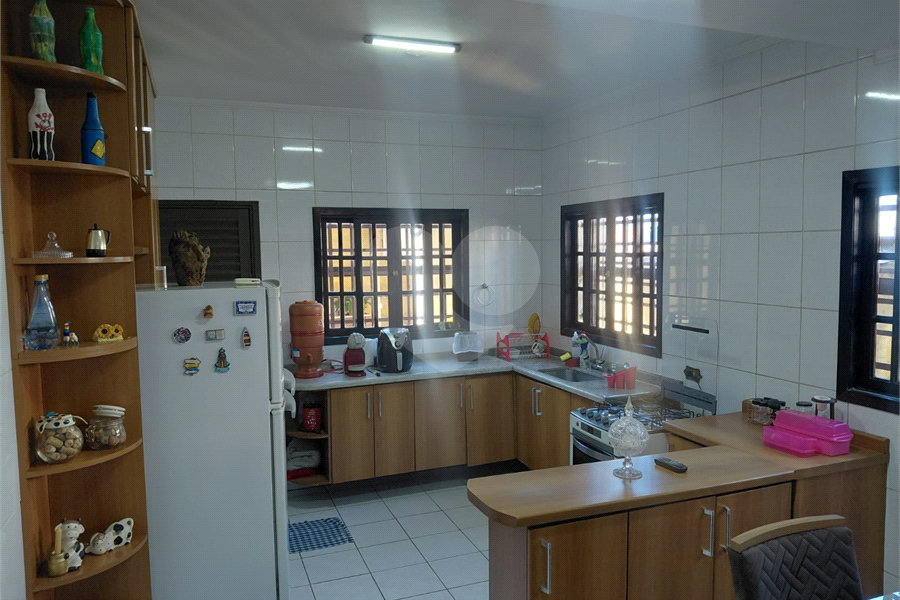 Sobrado à venda com 3 quartos, sendo 1 suíte,  em Tremembé, São Paulo, SP