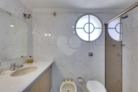 Apartamento à venda com 4 quartos, sendo 1 suíte, em Alto da Boa Vista, São Paulo, SP