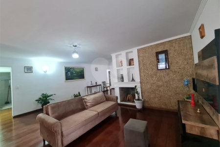 Casa Térrea à venda com 4 quartos, sendo 1 suíte, em Interlagos, São Paulo, SP
