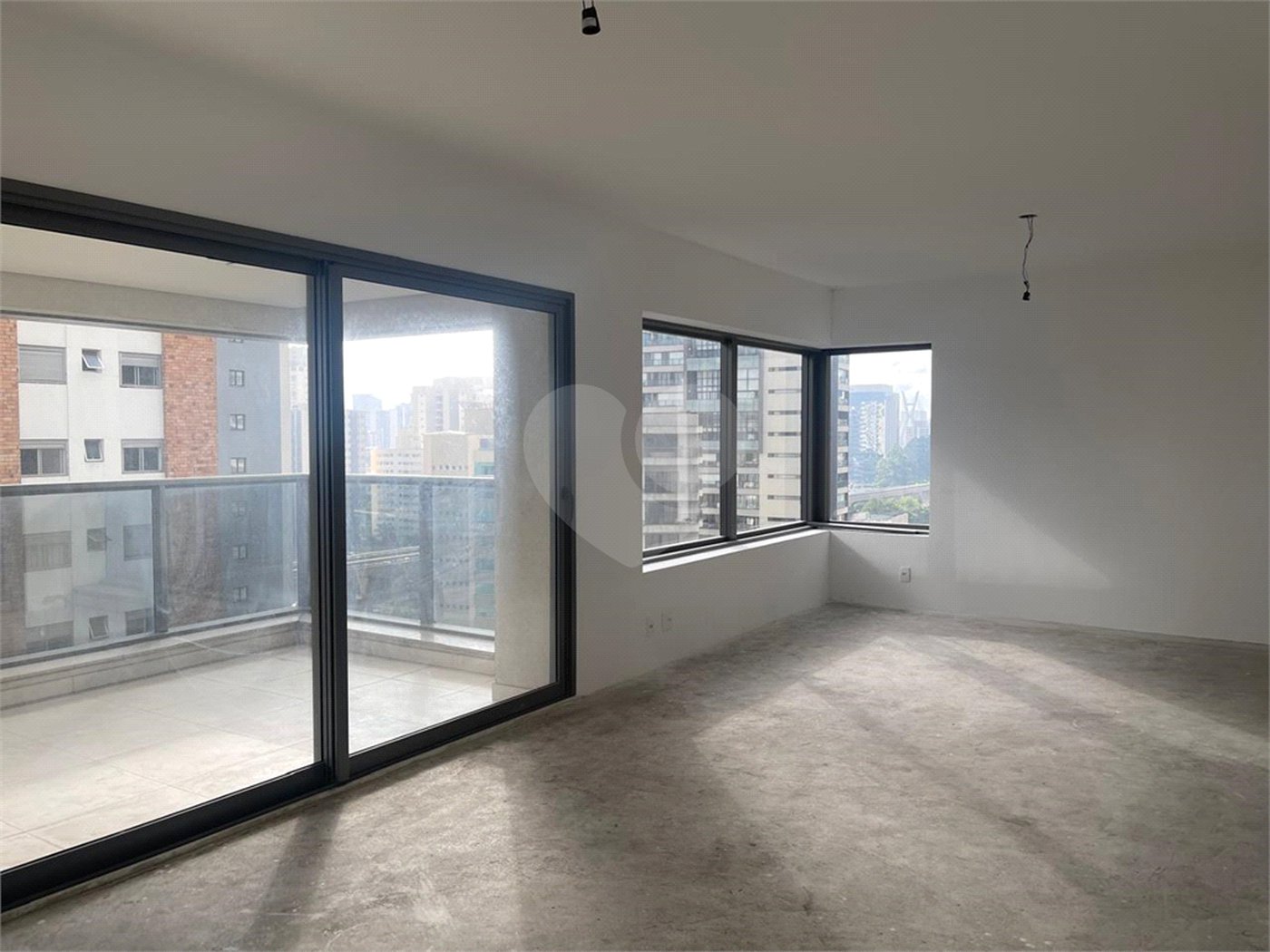 Apartamento à venda com 3 suítes em Campo Belo, São Paulo, SP