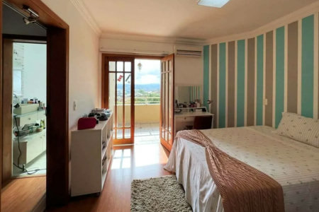 Casa à venda com 4 quartos, sendo 3 suítes, em Jardim Passárgada I, Cotia, SP