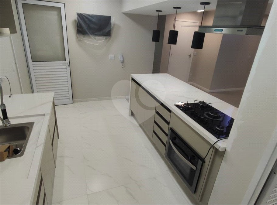 Apartamento à venda com 3 quartos, sendo 2 suítes,  em Jardim Arpoador, São Paulo, SP