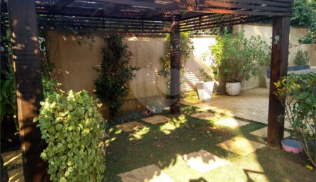Casa à venda com 4 quartos, sendo 3 suítes,  em Jardim Estância Brasil, Atibaia, SP