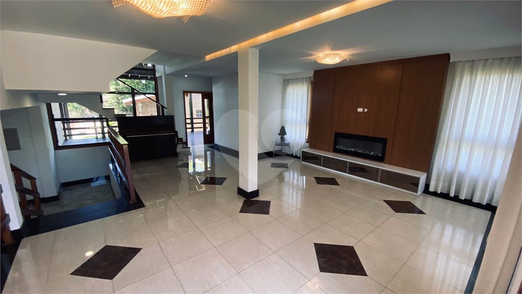 Casa à venda com 5 suítes no condomínio Suíça da Cantareira, Mairiporã - SP