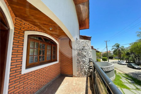Casa à venda com 6 quartos, sendo 1 suíte, no condomínio Granja Olga I, Sorocaba - SP