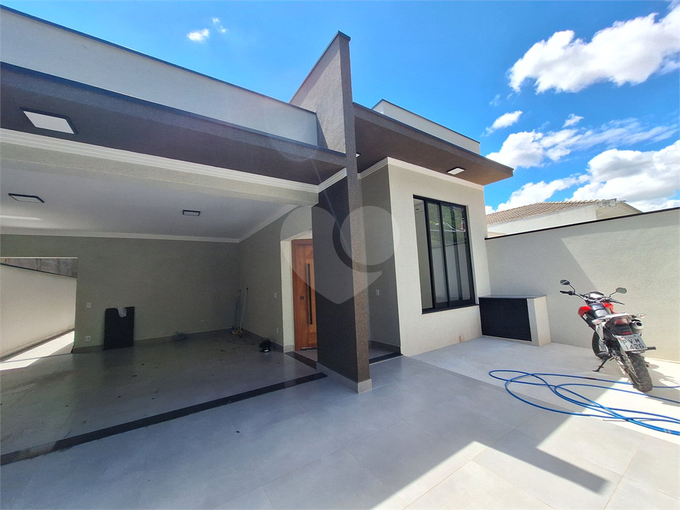 Casa à venda com 3 quartos, sendo 1 suíte,  em João Xxiii, Vinhedo, SP