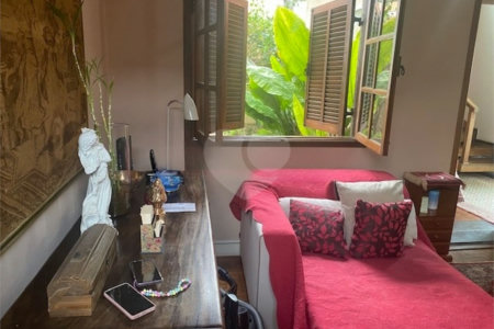 Sobrado à venda com 5 quartos, sendo 2 suítes, em Jardim São Bento, São Paulo, SP