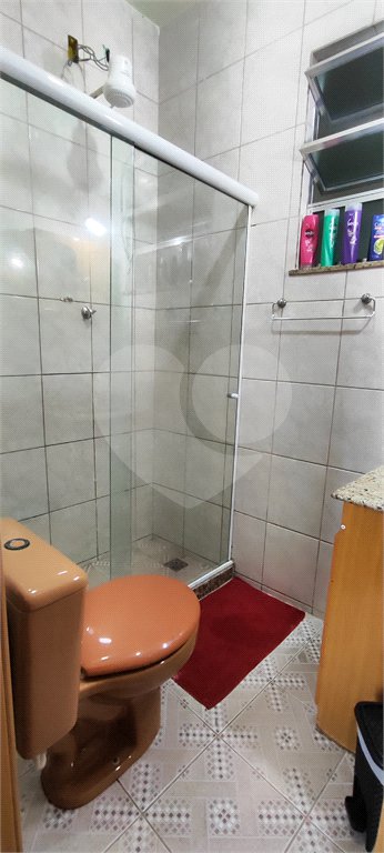 Casa à venda com 5 quartos, sendo 3 suítes, no condomínio Village Texeira Campos, Rio de Janeiro - RJ