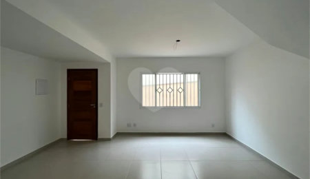 Casa à venda com 2 suítes no condomínio Residencial DI Luca, São Paulo - SP