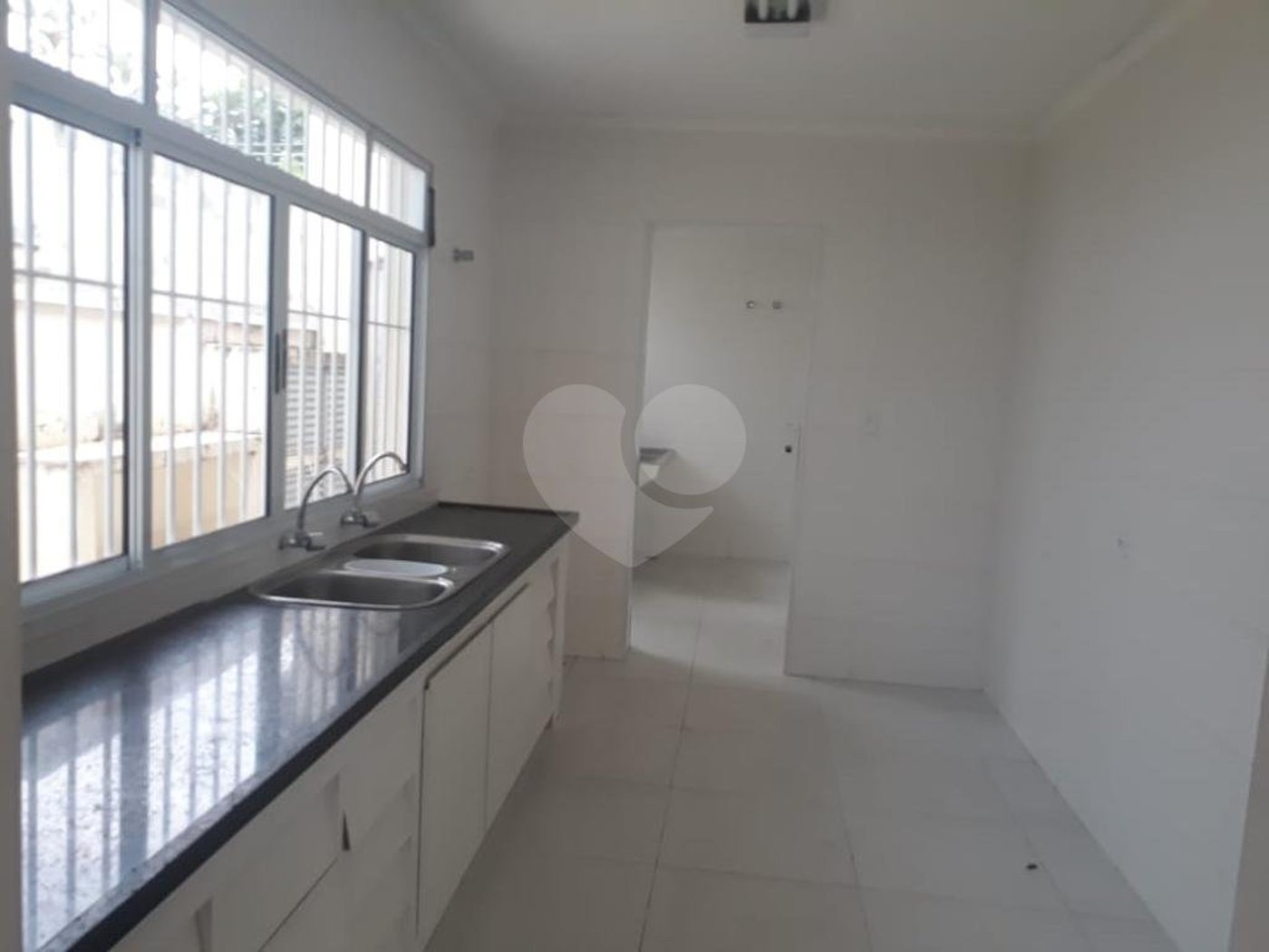 Casa à venda com 4 quartos, sendo 2 suítes, em Santana, São Paulo, SP