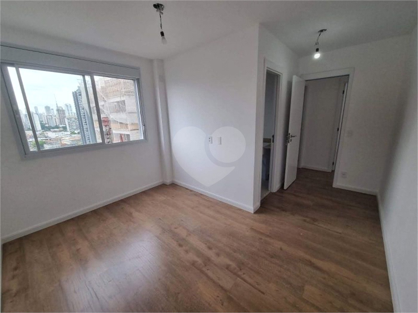 Apartamento à venda com 2 quartos, sendo 1 suíte, em Parque São Jorge, São Paulo, SP