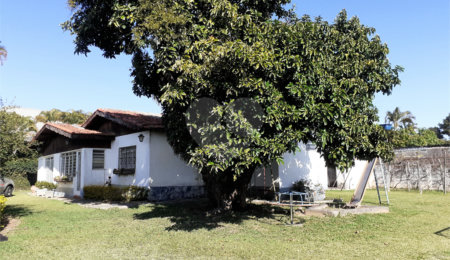 Casa à venda com 3 quartos em Vila Santa Rosália, São Roque, SP