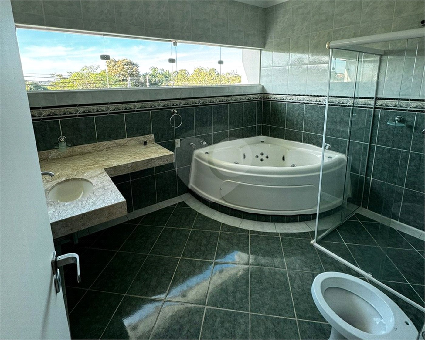 Casa à venda com 3 quartos, sendo 1 suíte, no condomínio Residencial Villa dos Inglezes, Sorocaba - SP