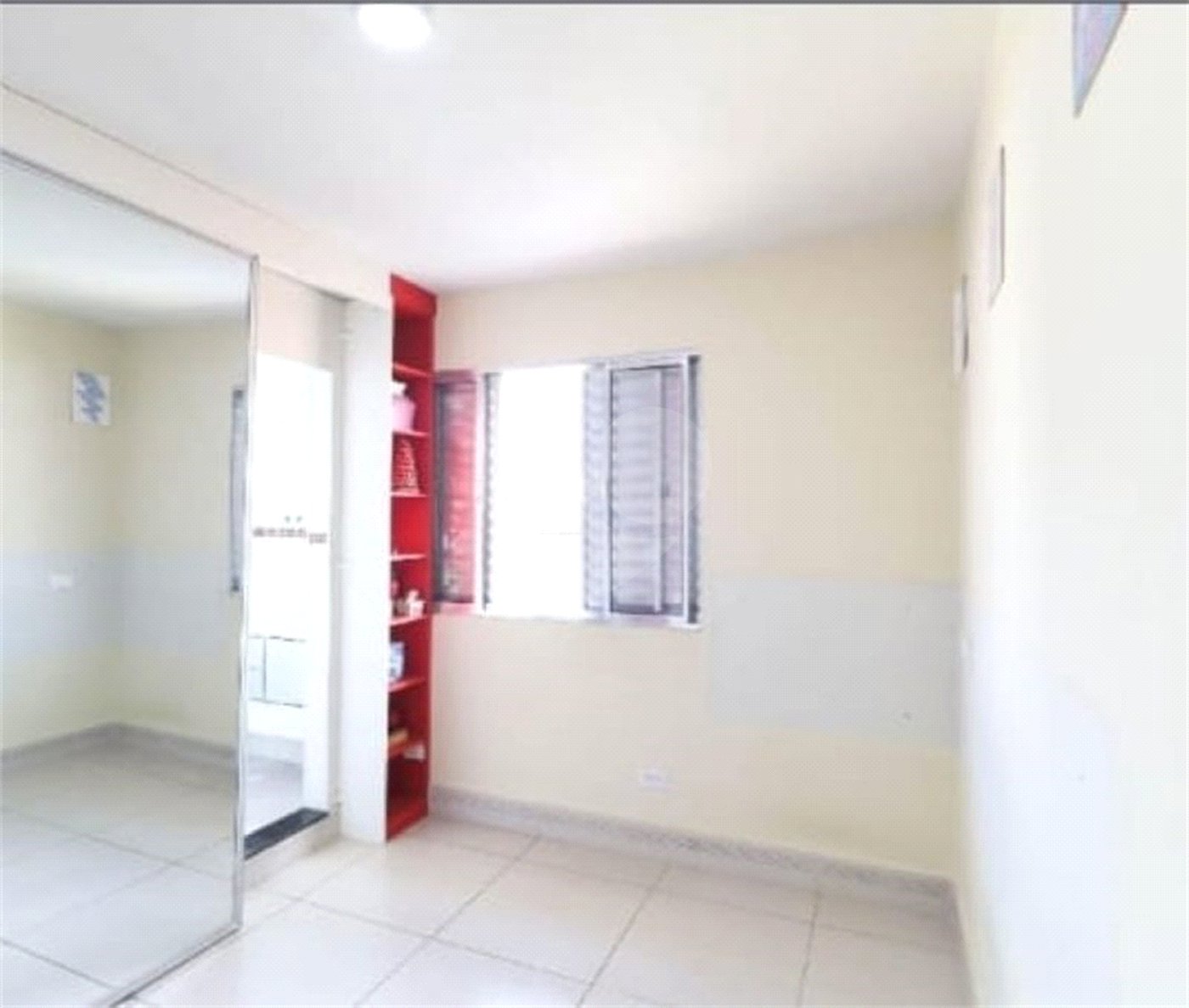 Sobrado à venda com 3 quartos, sendo 1 suíte,  em Vila Constança, São Paulo, SP