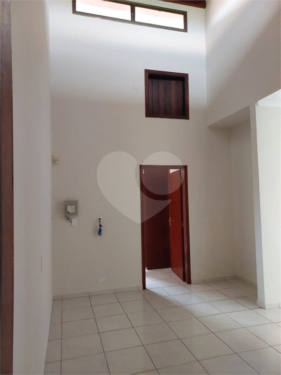 Sobrado à venda com 3 quartos, sendo 1 suíte,  em Jardim Regina, Indaiatuba, SP