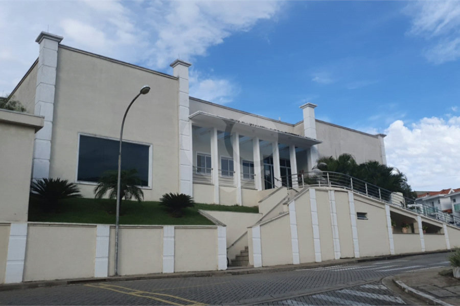 Casa à venda com 3 quartos, sendo 1 suíte,  no condomínio Forest Hills, Guarulhos - SP