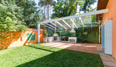 Casa Térrea à venda com 4 quartos, sendo 2 suítes, em Alto da Boa Vista, São Paulo, SP