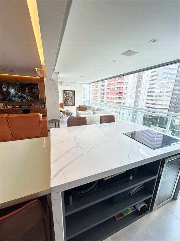 Apartamento à venda com 3 suítes em Barra Funda, São Paulo, SP
