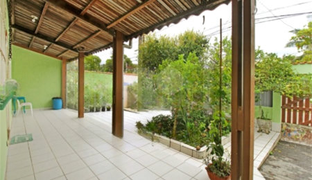 Casa à venda com 3 quartos, sendo 1 suíte,  em Estância Balneária Belmira Novaes, Peruíbe, SP