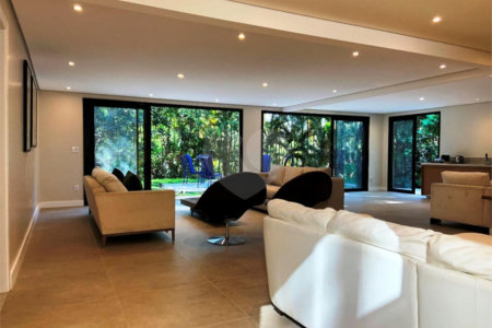 Casa à venda ou para alugar com 3 suítes em Tanque, Atibaia, SP