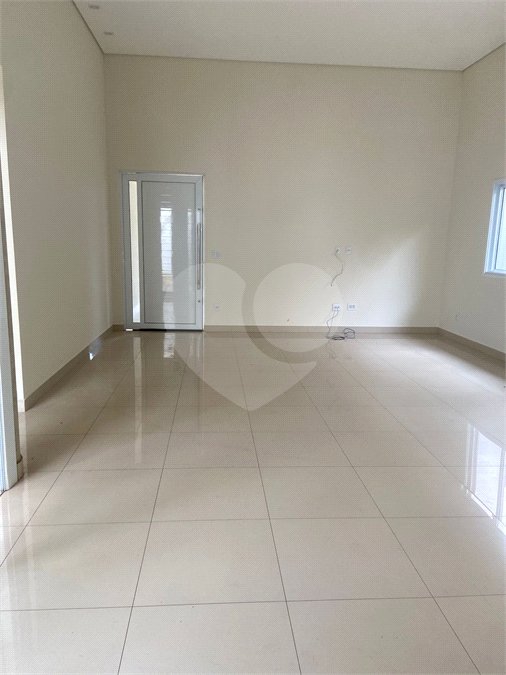 Casa à venda ou para alugar com 3 suítes no condomínio Portal das Tipuanas, Araraquara - SP