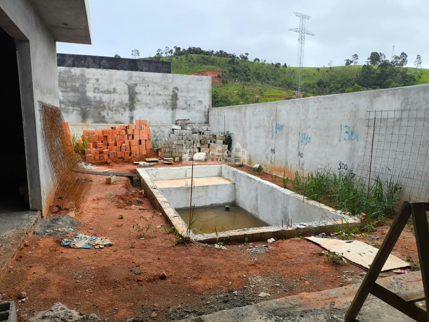 Casa à venda com 3 quartos, sendo 1 suíte,  em Loteamento Parque Residencial Serras de Atibaia II, Atibaia, SP