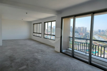 Apartamento à venda com 4 suítes em Real Parque, São Paulo, SP