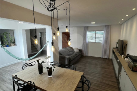 Casa à venda com 3 suítes no condomínio Barbará IV, São Paulo - SP