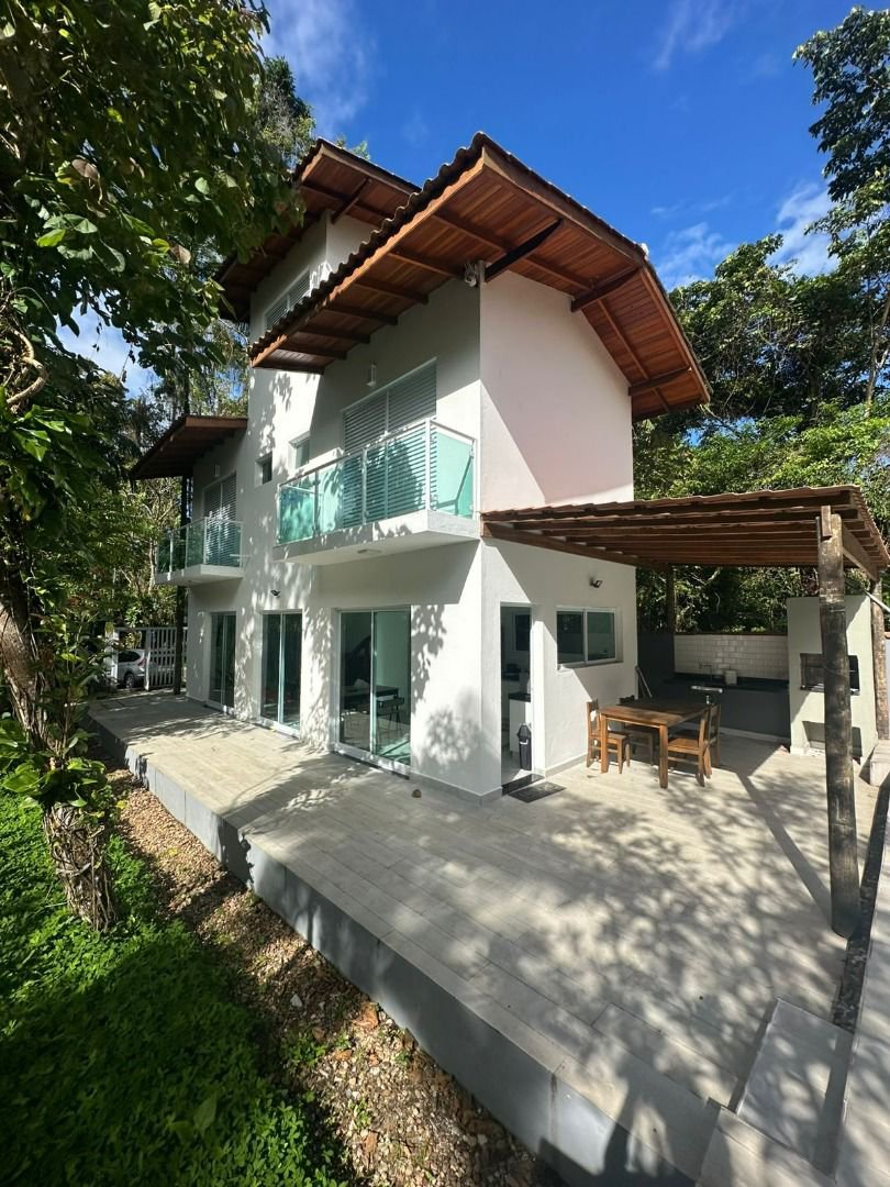 Sobrado com 3 dormitórios à venda, 269 m² por R$ 1.280.000,00 - Sertão do Camburi - São Sebastião/SP