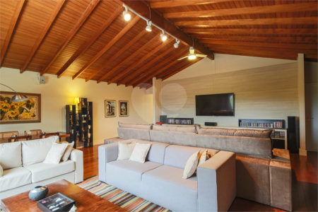 Casa à venda com 6 suítes em Jardim Cordeiro, São Paulo, SP